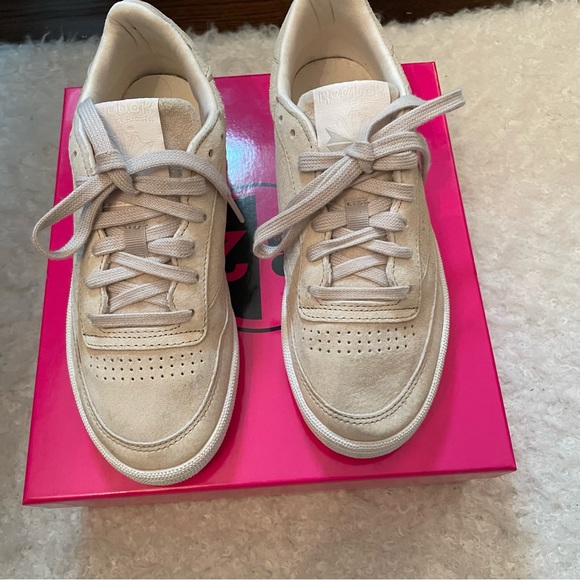 Reebox suede beige sneakers shoes club tennis workout athlesuire athletic - Picture 3 of 6